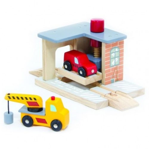 Autószervíz fából