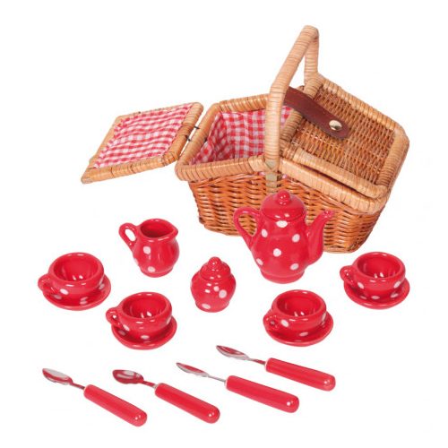 Teáskészlet kosárkában