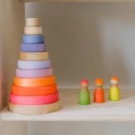 Grimm's neon pink Montessori torony fa építőjáték