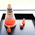 Grimm's neon pink Montessori torony fa építőjáték