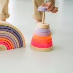 Grimm's neon pink Montessori torony fa építőjáték