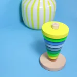 Grimm's neon zöld Montessori torony fa építőjáték