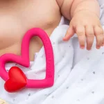 Oli&Carol x ARP természetes rágóka - Szív alakú