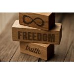 Wooden story On My Mind kockák - Freedom,truth..