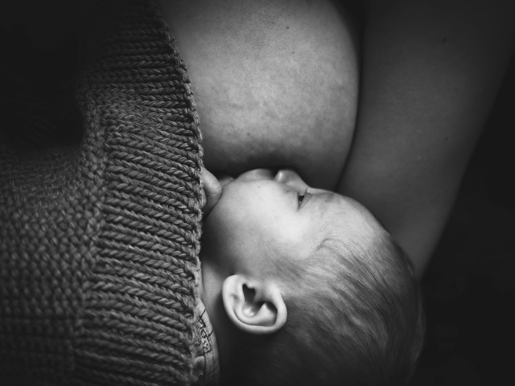 Mellbimbó problémák szoptatás alatt - Segítség 10 lépésben